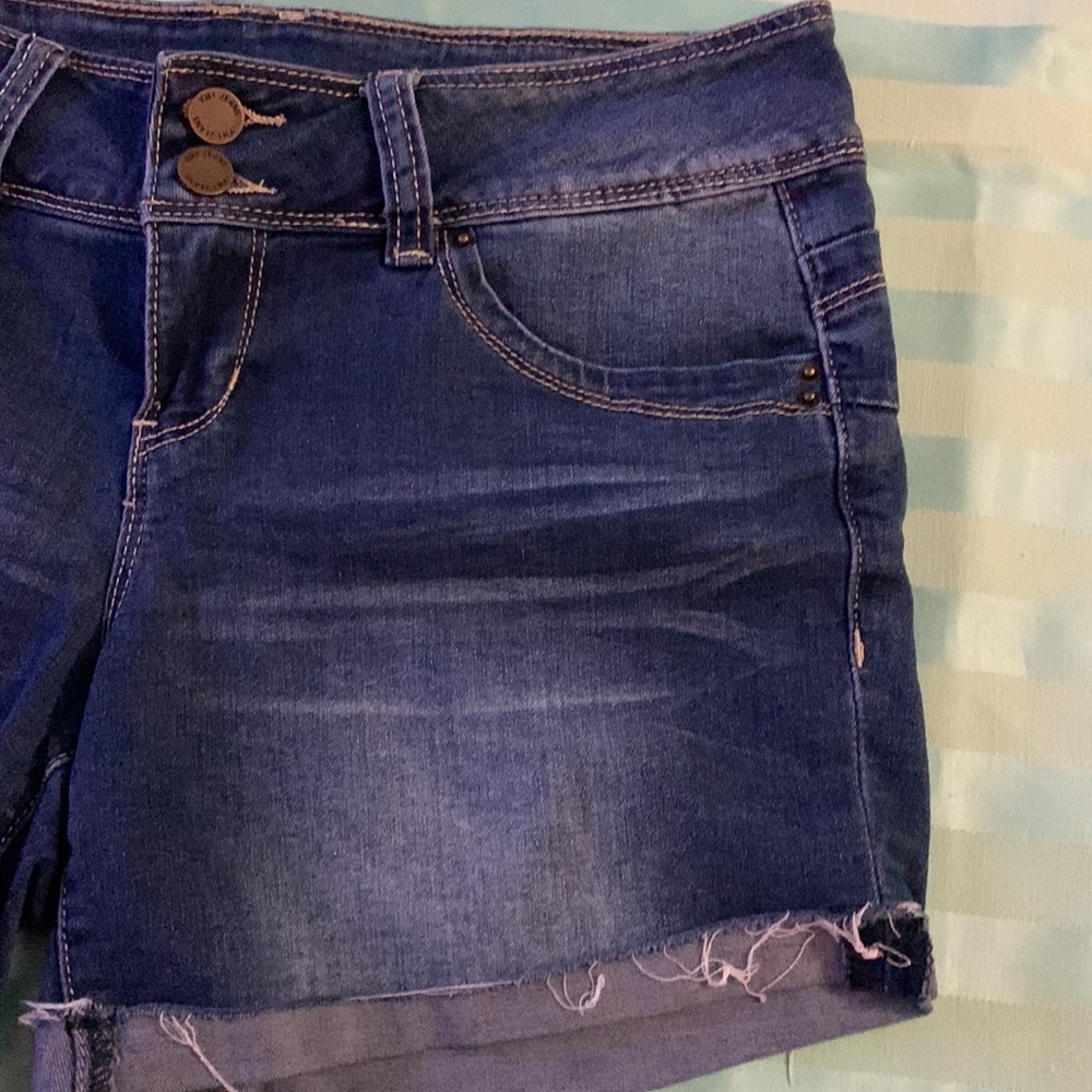 Wanna Betta Butt? YMI Shorts - Picture 4 of 13